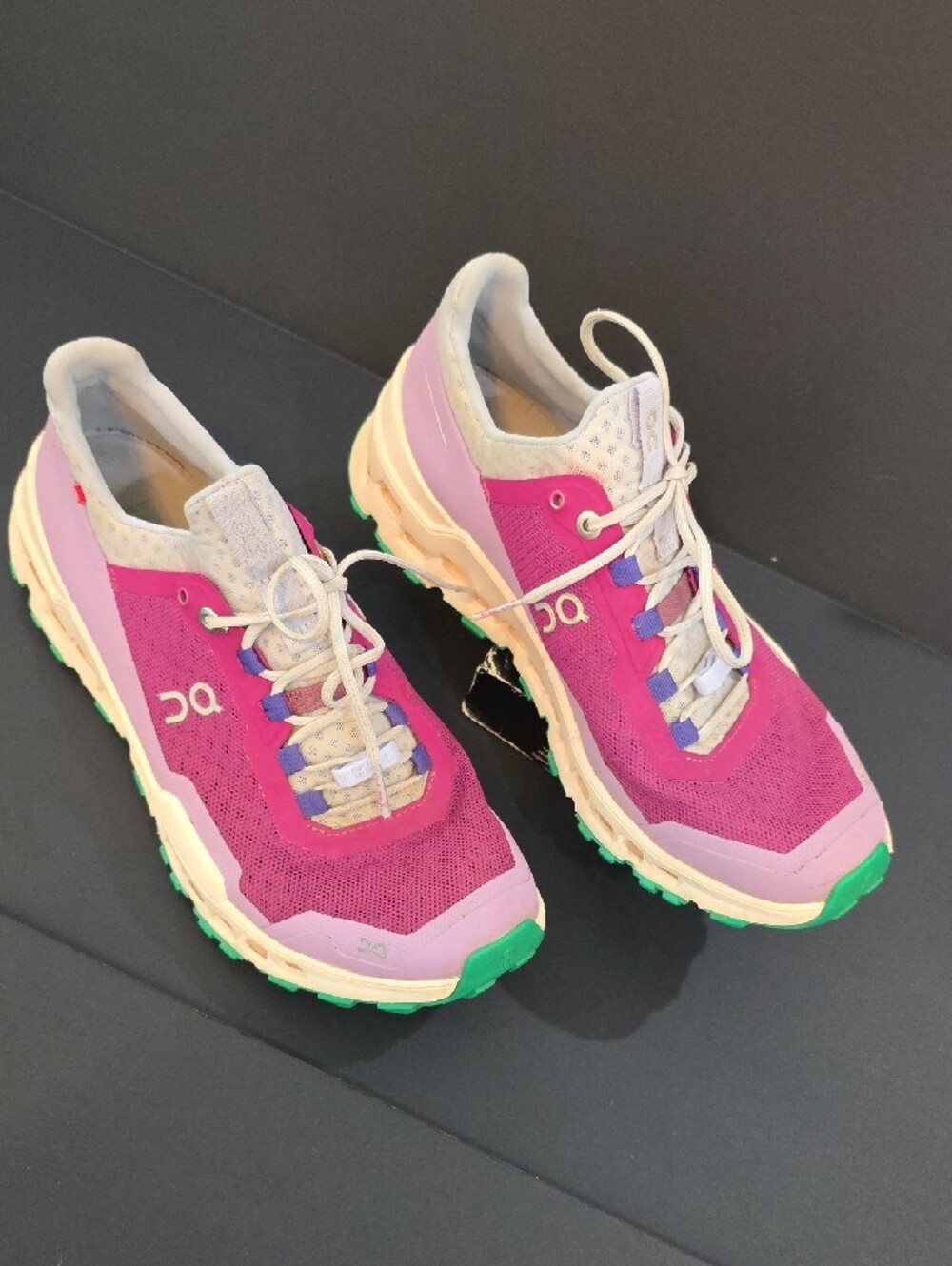 On Running CloudUltra Women's Trail Shoes in Pink with Green Size 8 - Picture 3 of 10